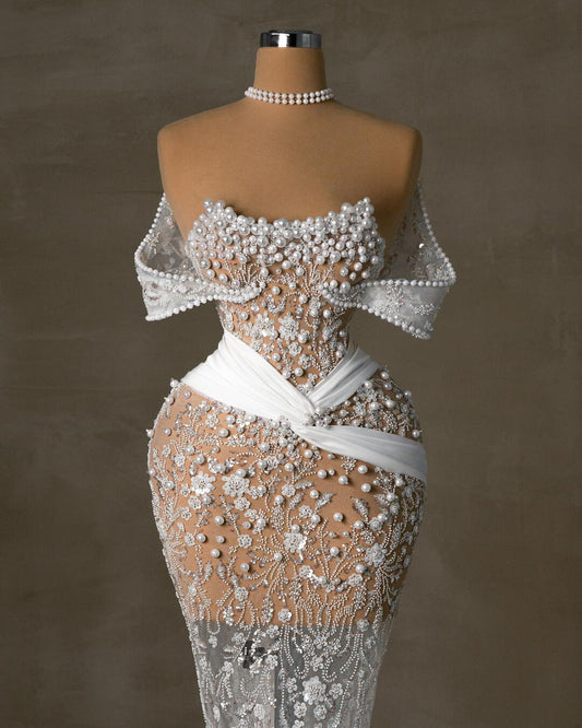 Elegant Bridal Dress with Lace Detailing