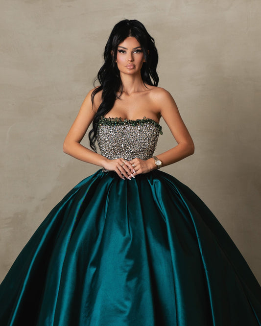 Lytheria Sleeveless Green Gown With Sparkles And Crystals