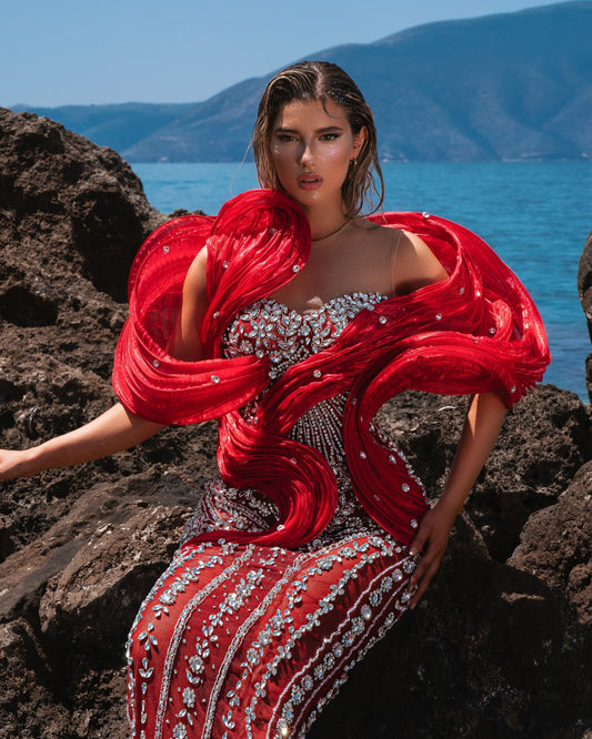 Marína Red Sleeveless Dress with Organdy Shoulder Details