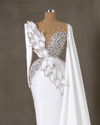 Elegant Bridal Dress in White Satin - Timeless Wedding Gown for Unforgettable Moments