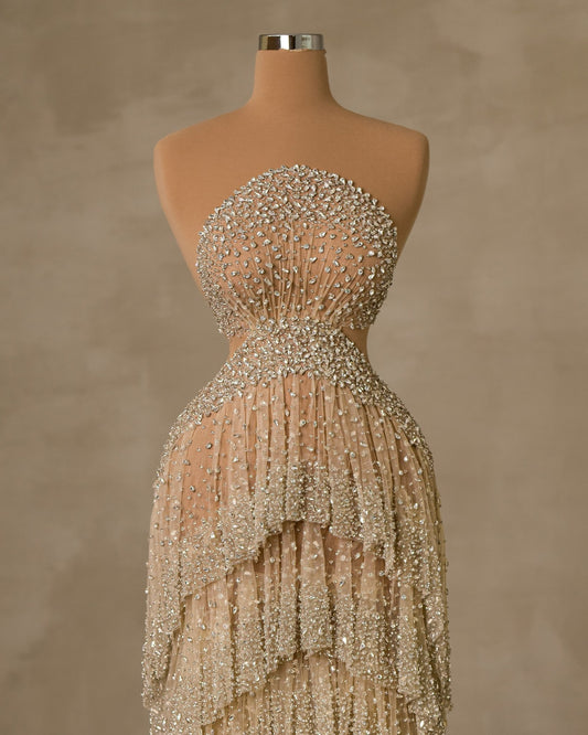 Elegant Sleeveless Dress Adorned with Sparkling Stone Embellishments