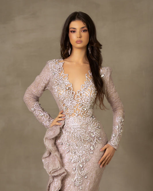  Long lace dress with a deep slit