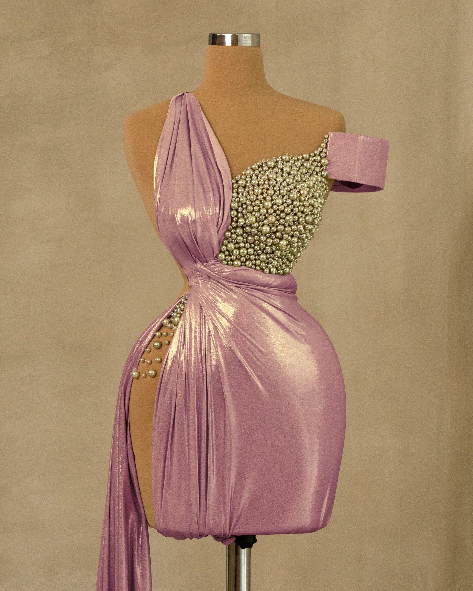 Chic Light Purple Short Dress with Side Tail and Pearl Embellishments - Shop Now