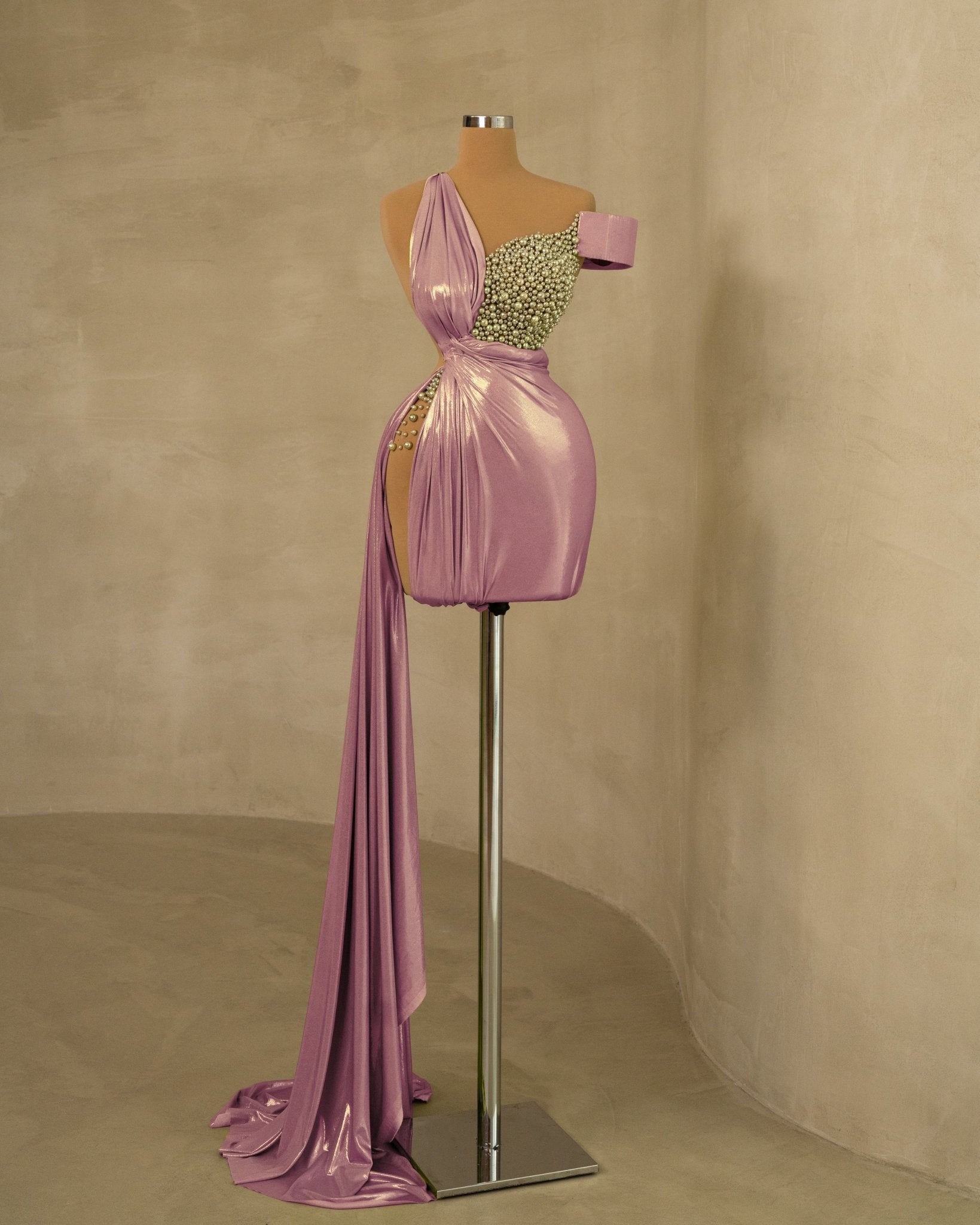 Elegant Side Tail Light Purple Dress Adorned with Pearls for Stylish Occasions