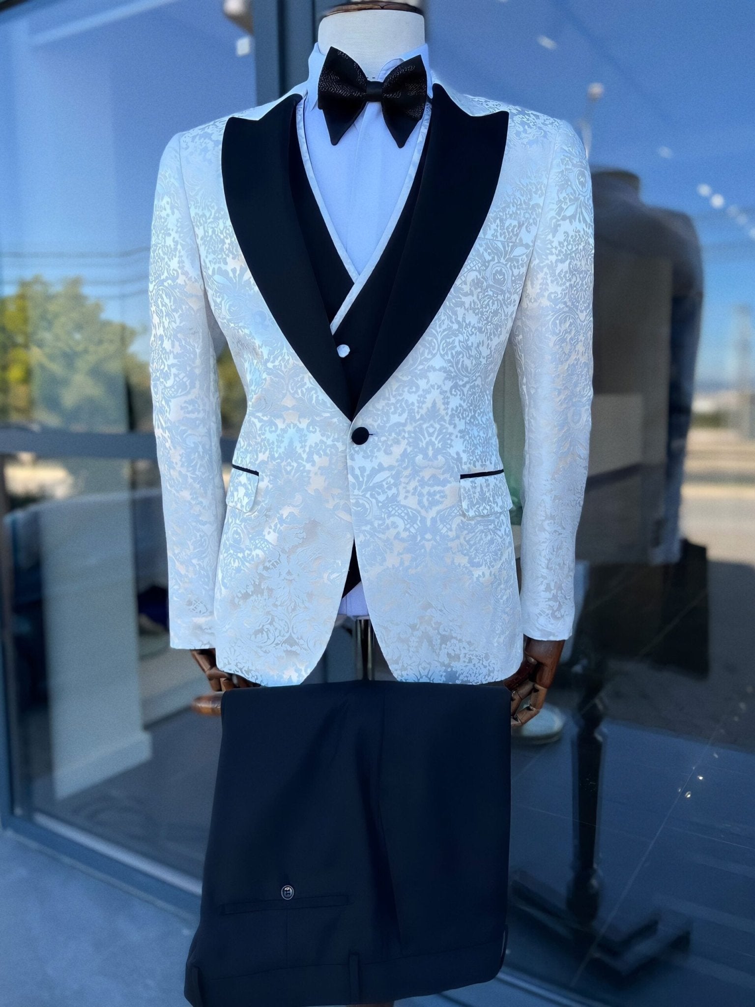 Elegant White Design Suit - Blini Fashion House