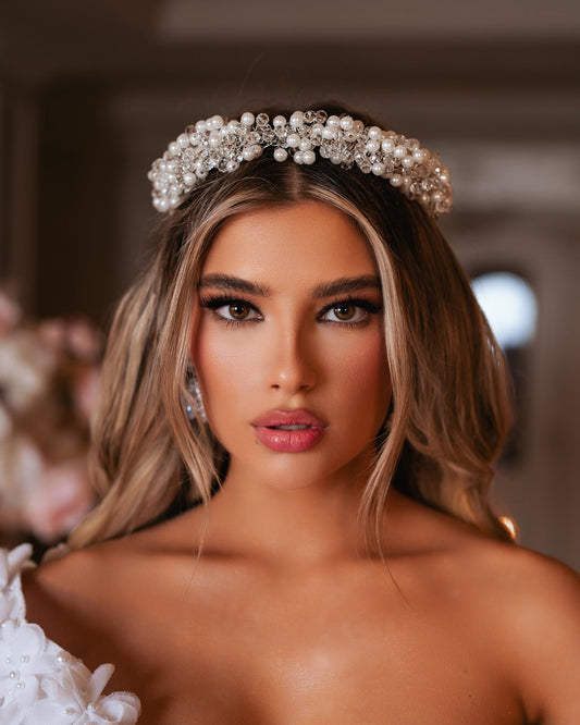 Bridal Headpiece Adorned with Crystals and Pearls for Wedding