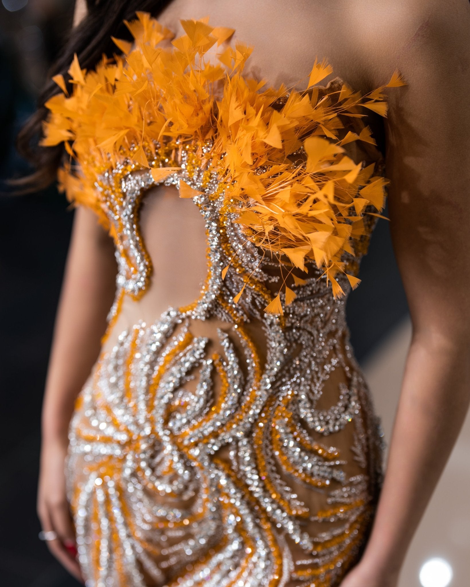 Chic Sleeveless Dress with Intricate Cutout Bodice Detail