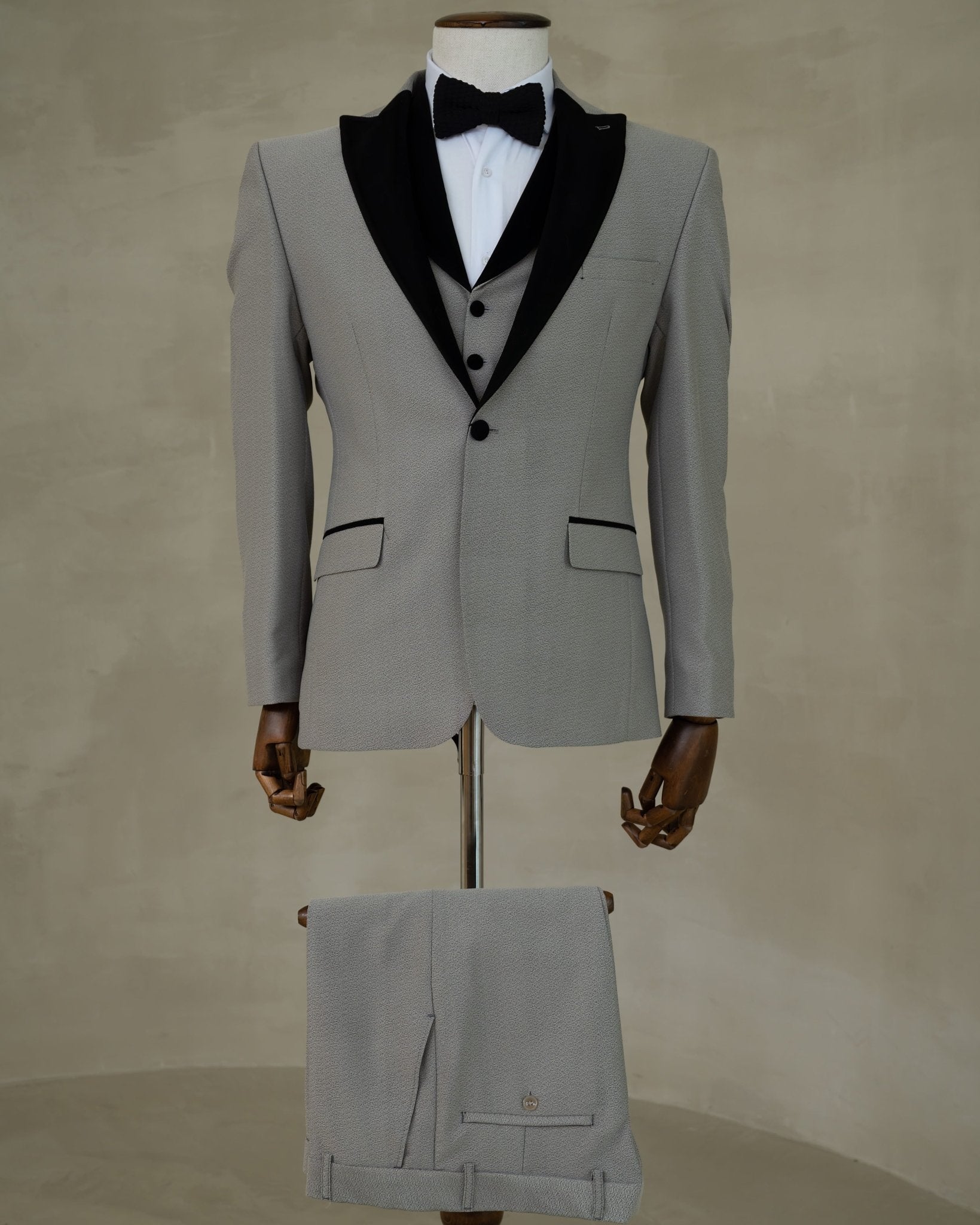 Grey Suit with Black Details Blini Fashion House Collar Grey Groom Blini Fashion House