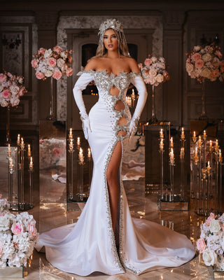 Luxurious Bridal Gown: A Vision of Grace and Beauty