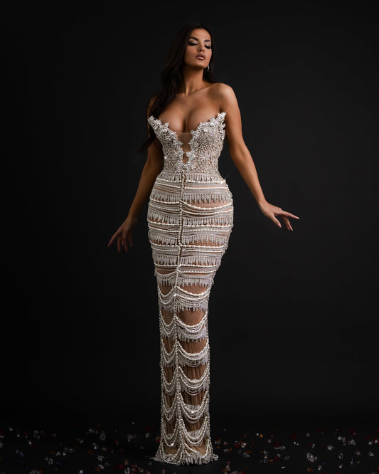 A stylish sleeveless dress perfect for any occasion, showcasing modern fashion.