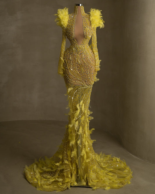 Elegant dress with chic neck cut-outs