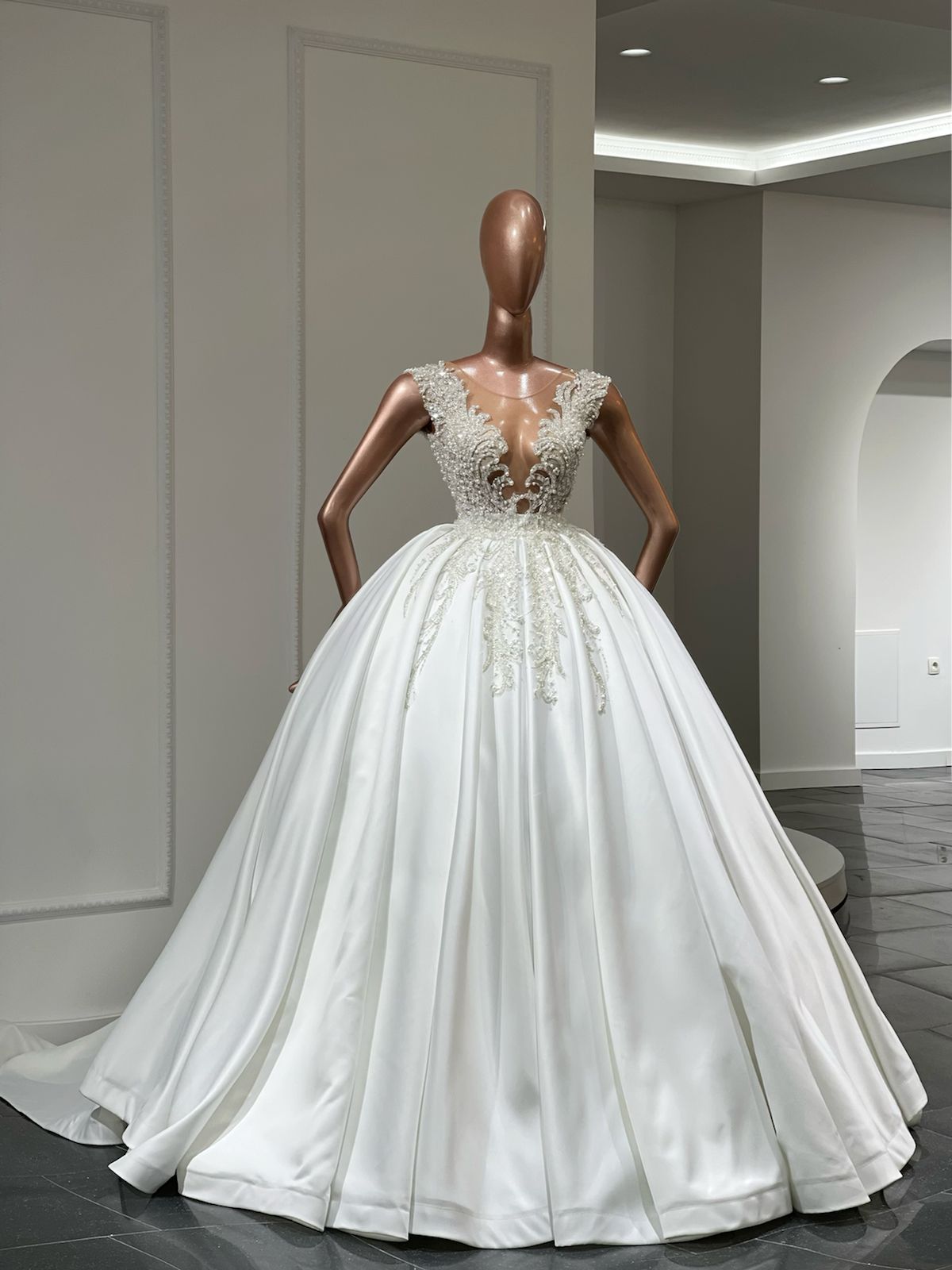 BridalGownLuxoriousWomen - Blini Fashion House