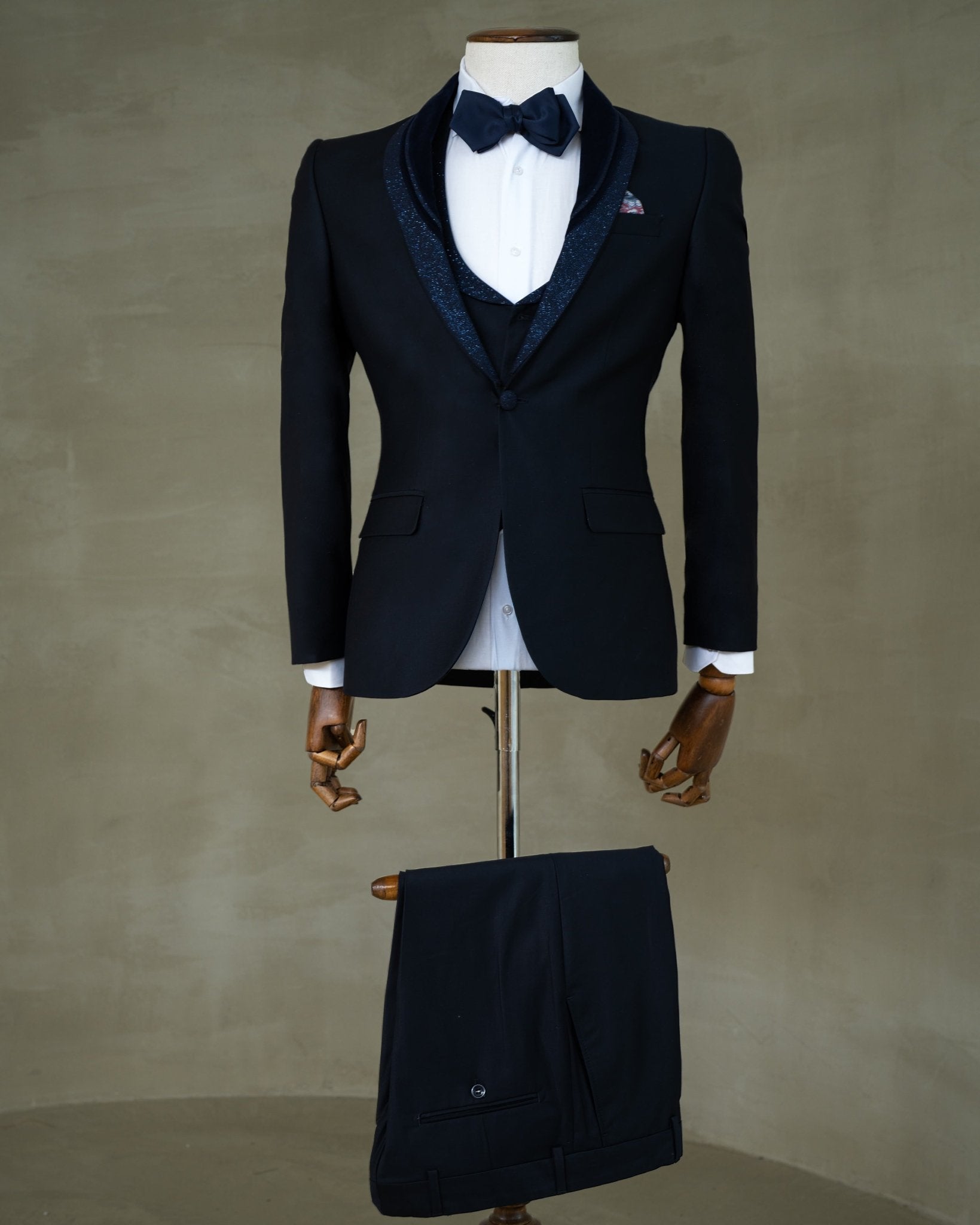 Navy suit with black collar shop