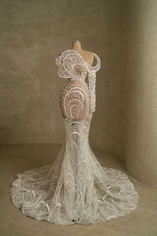 Elegant One-Shoulder Wedding Gown: Contemporary Charm
