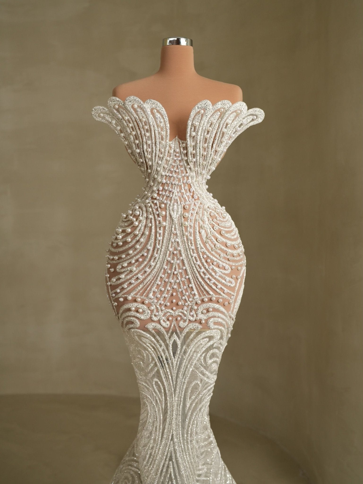 Sleeveless Bridal Gown: Timeless Elegance for Weddings