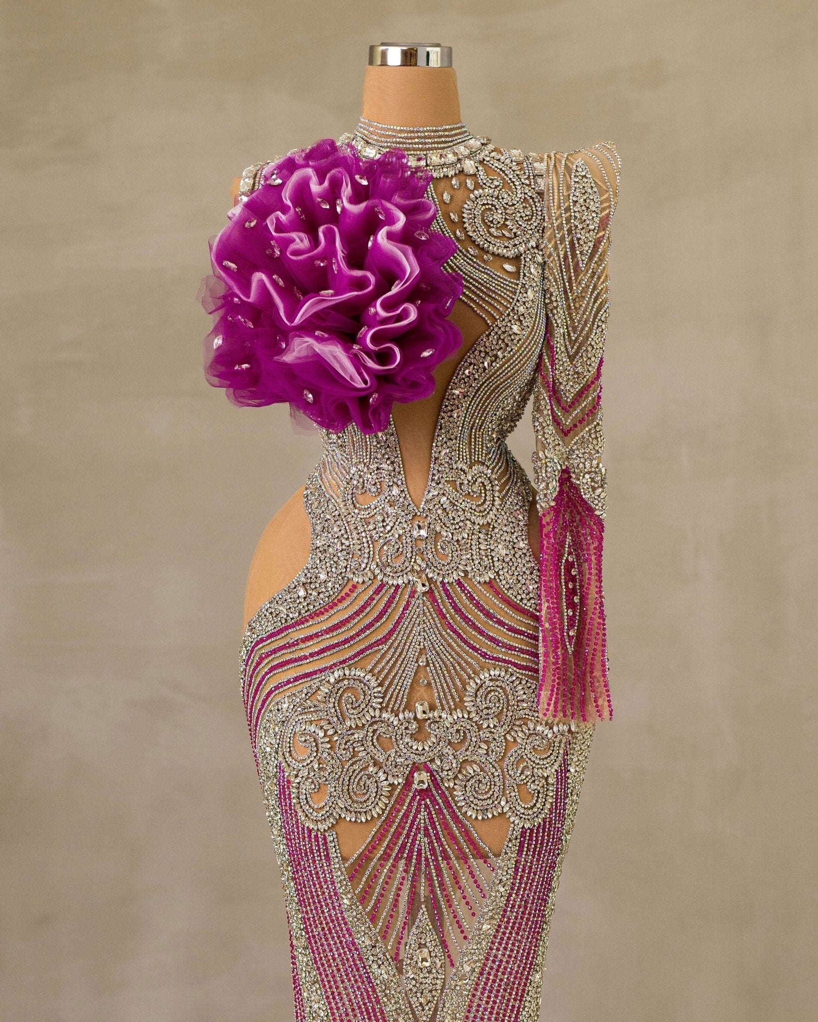 Elegant One-Shoulder Dress Adorned with Sparkling Stone Embellishments