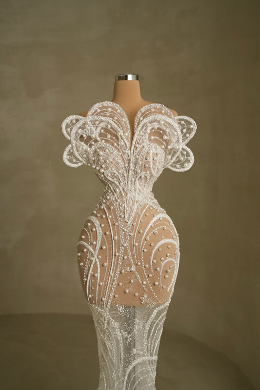 Sleeveless Bridal Gown: Majestic Design for Timeless Beauty