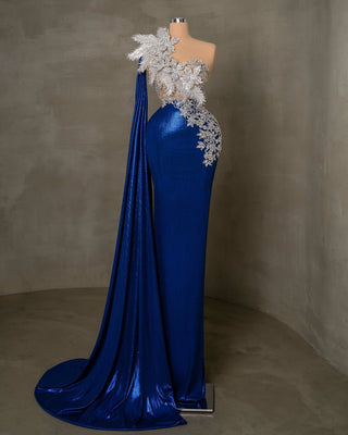 Chic Sleeveless Gown in Shimmering Blue Fabric