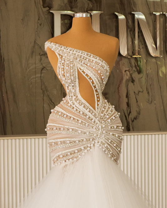 Elegant Sleeveless Bridal Gown with Crystal Embellishments